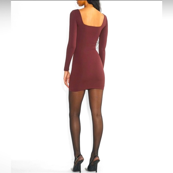 Aritzia Babaton Contour Sumac Burgundy Long Sleeve Square neck Mini Dress Size L - Picture 14 of 16